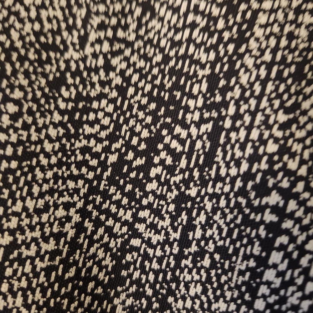 🖤 Athleta Black and White Patterned Leggings - Picture 3 of 7